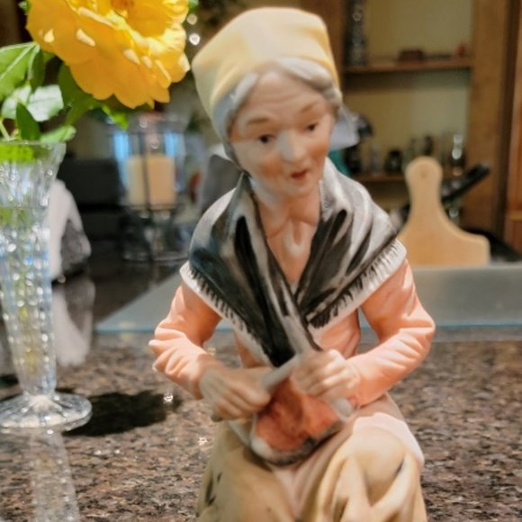 Vintage Bruno Capodimonte Merli Old women Knitting Figurine